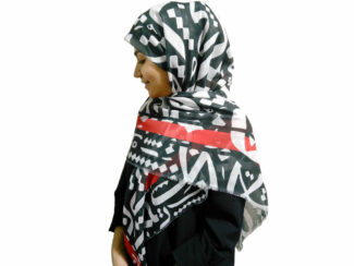 روسری طرح حروف مشکی قرمز