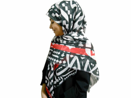 روسری طرح حروف مشکی قرمز