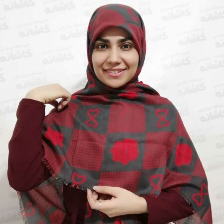 روسری نخی طرح دار قرمز
