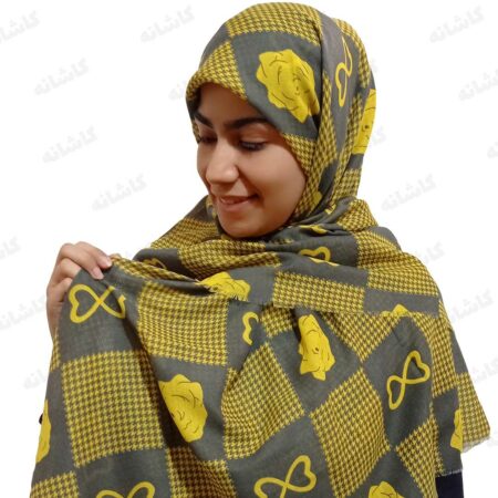 روسری نخی طرح دار زرد