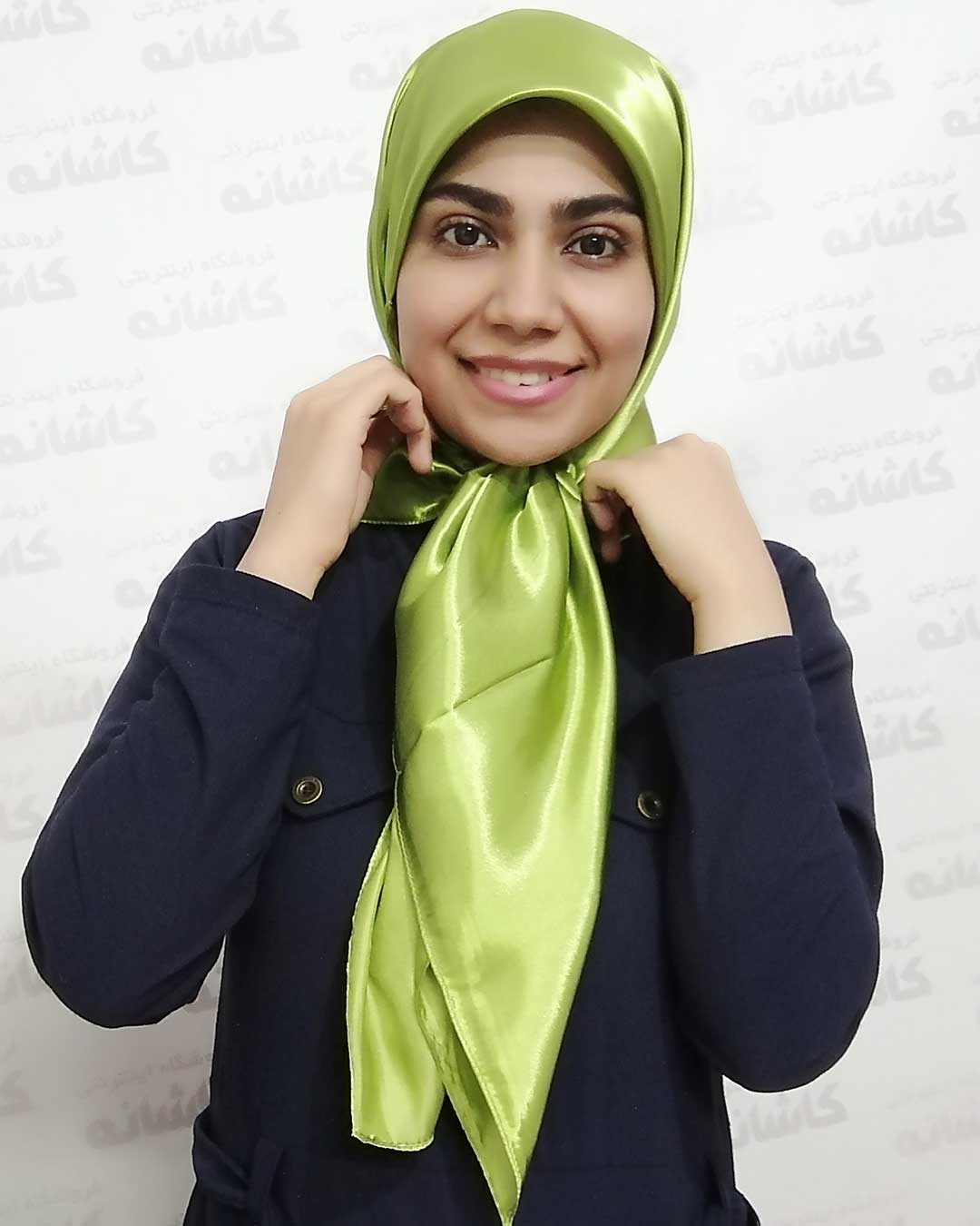 روسری ساتن تک رنگ سبز فسفری