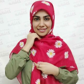 روسری طرح گل بابونه قرمز