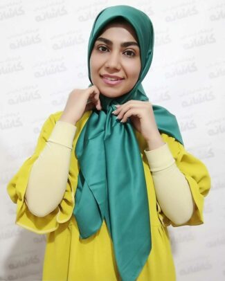 روسری ساتن سبز زمردی